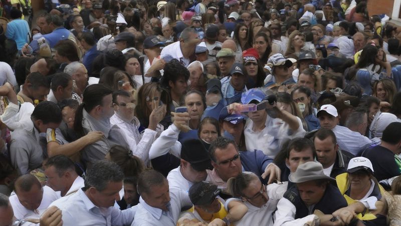 Колумбія обирає президента на тлі соціального та політичного протистояння