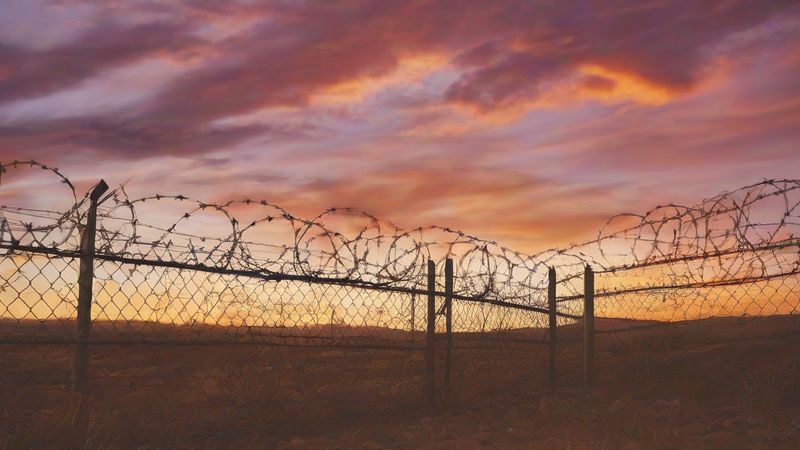 Санчес відповів на критику ЄС щодо міграційної політики
