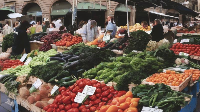 У Барселоні пропонують створити центр свіжих продуктів для боротьби з нерівністю