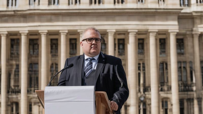 Урядовий делегат захищає управління міністра Аагсен